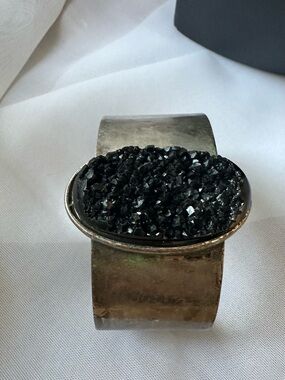 YOSCA Black Druzy Cuff Bracelet with Textured Stone Accent
